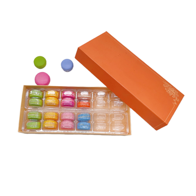 プラスチック内部と再生利用できる優雅なオレンジ24pcs Macaronクラフト紙箱