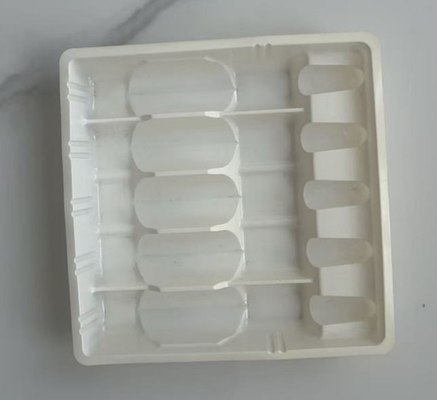 製造者 は,シリン 瓶 の 中 に 3ml の プラスチック 粉末 の 針 の トレイ を 供給 し て い ます.