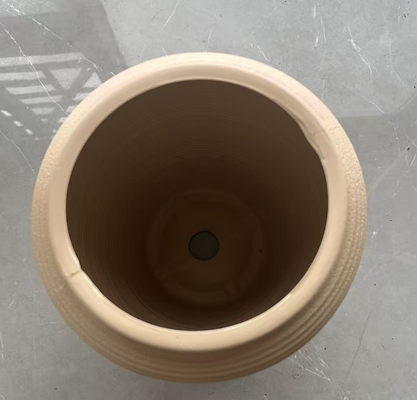 屋内および屋外で使用できる複数のサイズとオプションの排水穴を備えた PE コーティングされたプラスチック製の植木鉢